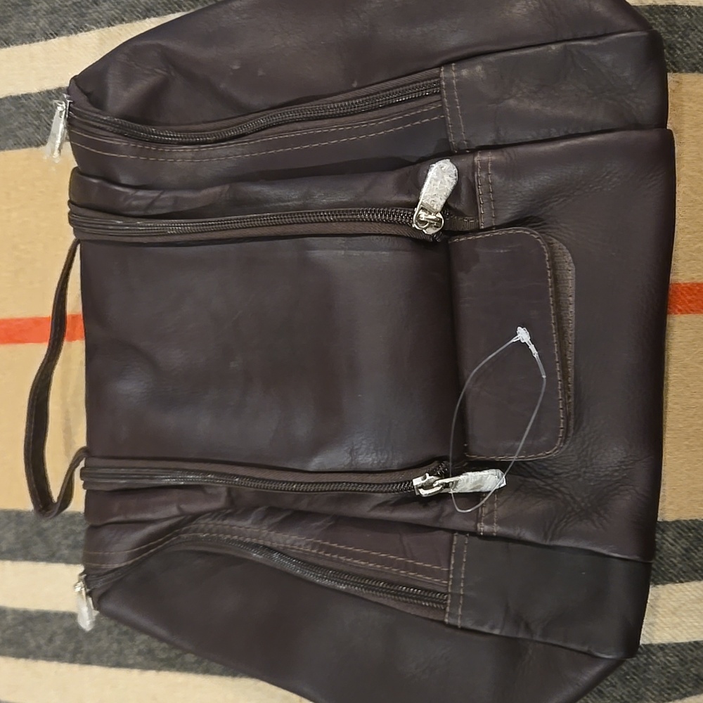 Brown Leather Hanging Travel Toiletry Kit NWOT - Picture 9 of 13